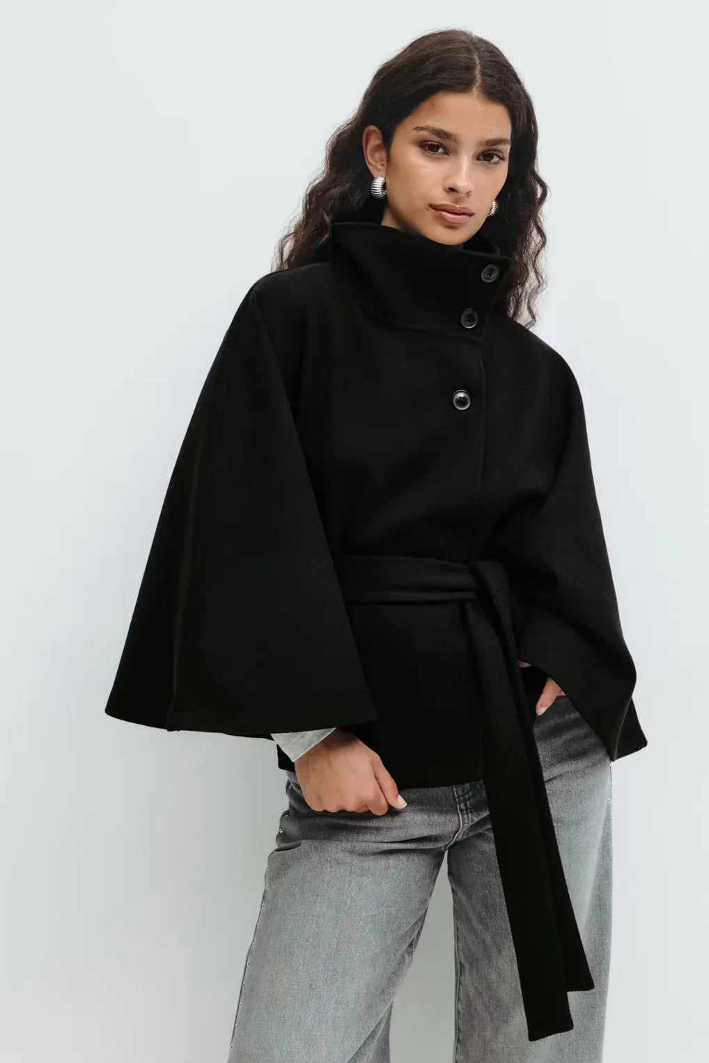 Lora | Mantel